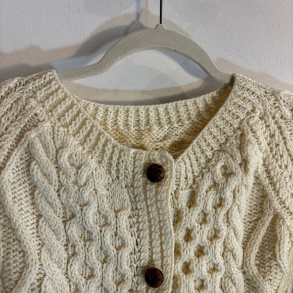 FISHERMAN CABLE KNIT Sz L Cardigan Handmade Contrasting Button Wool Blend Chunky - Picture 2 of 7